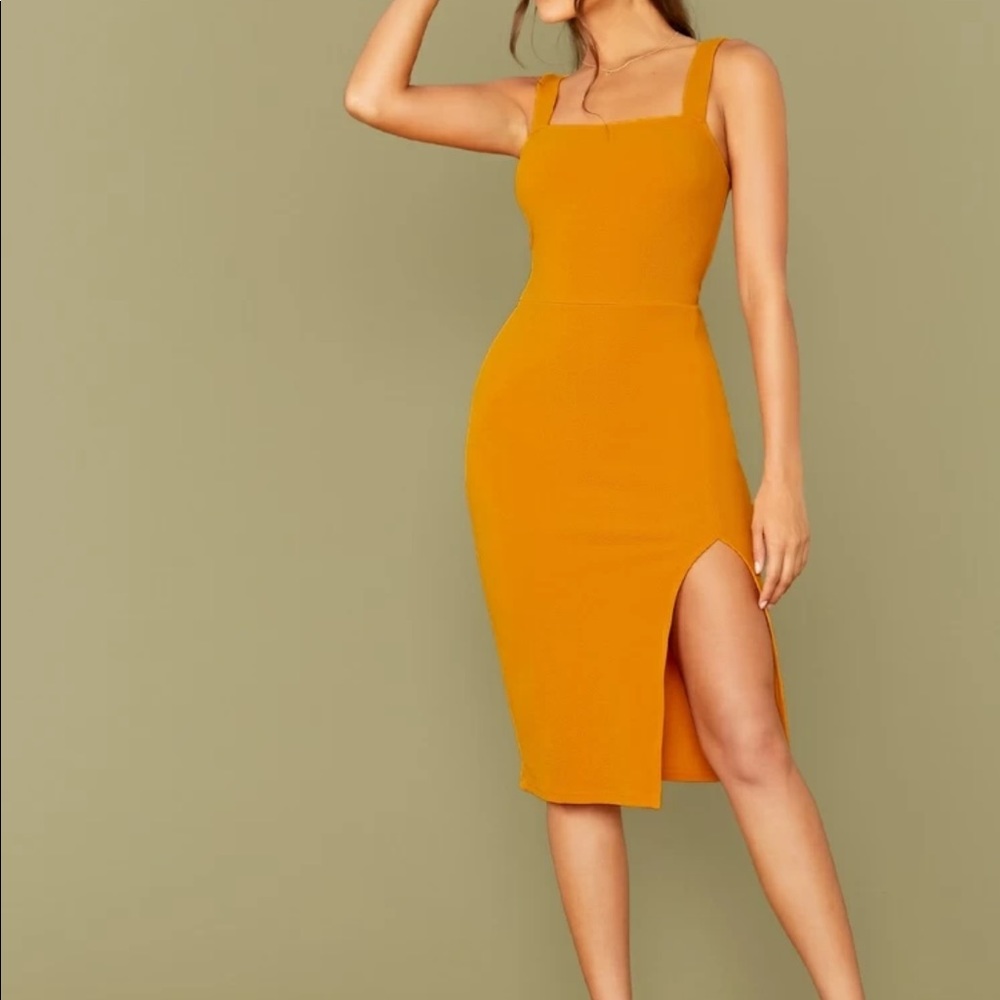 Slit hem fitted dress - Picture 2 of 5